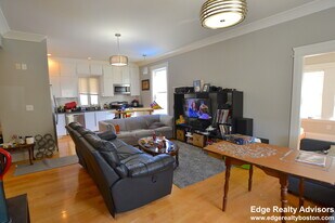 131 Summer St, Unit 1 in Watertown, MA - Building Photo