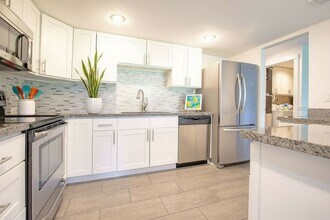 16929 Inglewood Rd NE in Kenmore, WA - Building Photo - Building Photo