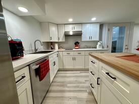 43 Carleton St, Unit B in Newton, MA - Building Photo