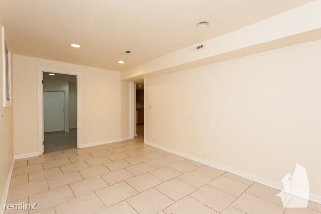 1944 N Bissell St-Unit -G, in Chicago, IL - Building Photo - Building Photo
