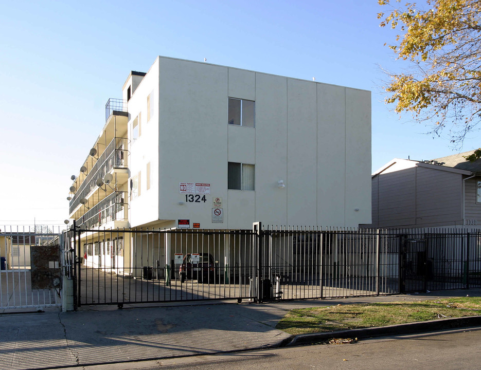 1324 W 57th St in Los Angeles, CA - Building Photo