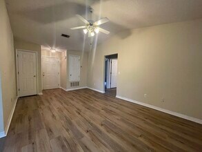 240 Westview Dr in Crestview, FL - Building Photo - Building Photo