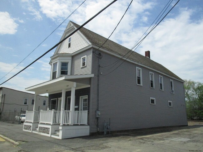 1311 Lower Broadway in Schenectady, NY - Building Photo - Building Photo