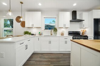 2205 Monterey St in San Antonio, TX - Building Photo - Building Photo