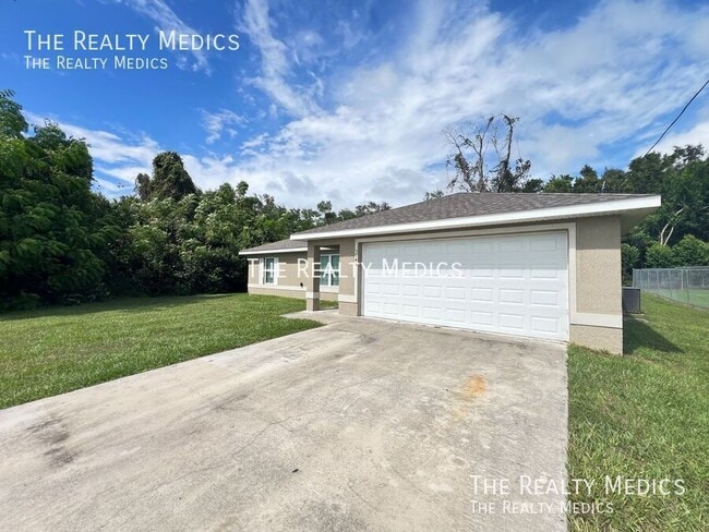 3749 SE 135th Ln in Summerfield, FL - Building Photo - Building Photo