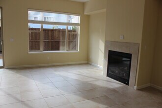 446 Lindberg Cir in Petaluma, CA - Building Photo - Building Photo