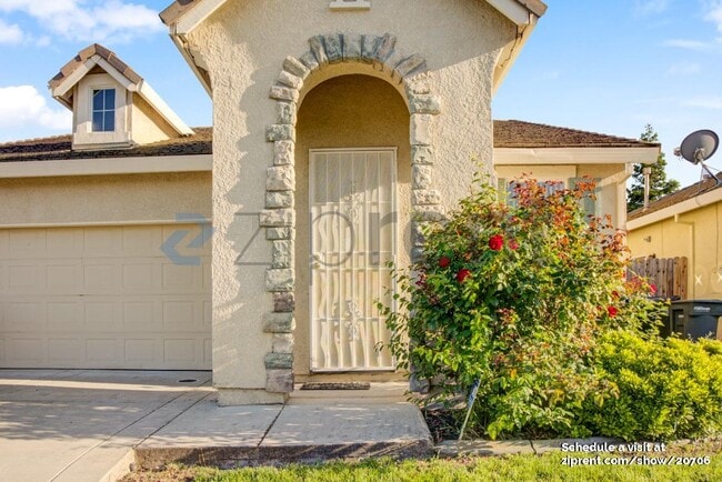 1834 Zurlo Way in Sacramento, CA - Building Photo - Building Photo