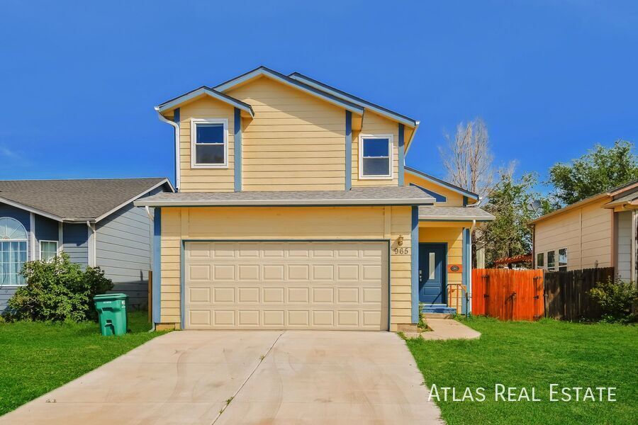 965 Square Dance Ln in Fountain, CO - Building Photo