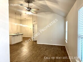 2401 Hill Rd in Oklahoma City, OK - Building Photo - Building Photo