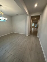 2430 Castello Wy in San Antonio, TX - Building Photo - Building Photo