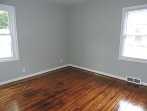 1218 Vine St in Waterloo, IA - Building Photo - Building Photo