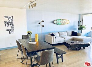 4316 Marina City Dr in Marina Del Rey, CA - Building Photo - Building Photo
