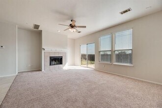 817 Kentucky Derby Ln in Fort Worth, TX - Building Photo - Building Photo