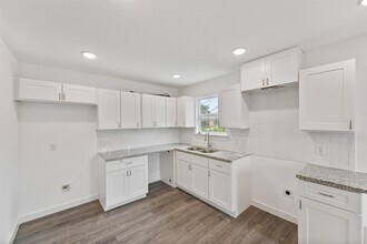 8711 Southwark St-Unit -B in Houston, TX - Building Photo - Building Photo
