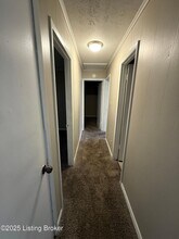 6709 Rebecca Ln in Louisville, KY - Building Photo - Building Photo