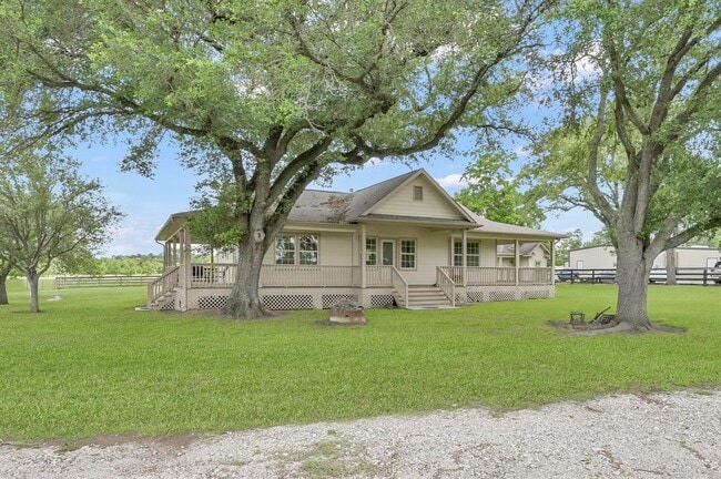 10618 Hufsmith Rd in Tomball, TX - Building Photo - Building Photo