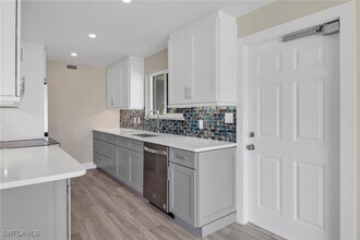 2500 Gulf Shore Blvd N in Naples, FL - Building Photo - Building Photo