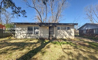 1140 Daniel Dr in Midfield, AL - Building Photo
