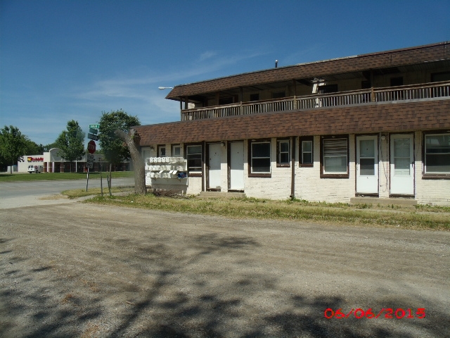 Cadillac Apartments in Wayne, MI - Foto de edificio - Building Photo