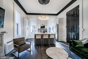305 S Walnut St in West Chester, PA - Building Photo