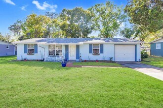 919 Viscaya Blvd in St. Augustine, FL - Foto de edificio - Building Photo