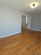 236 Tyler Ave in Cuyahoga Falls, OH - Building Photo - Building Photo