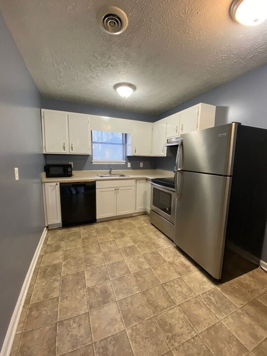 1629 Beaverdam Rd in Winterville, GA - Building Photo