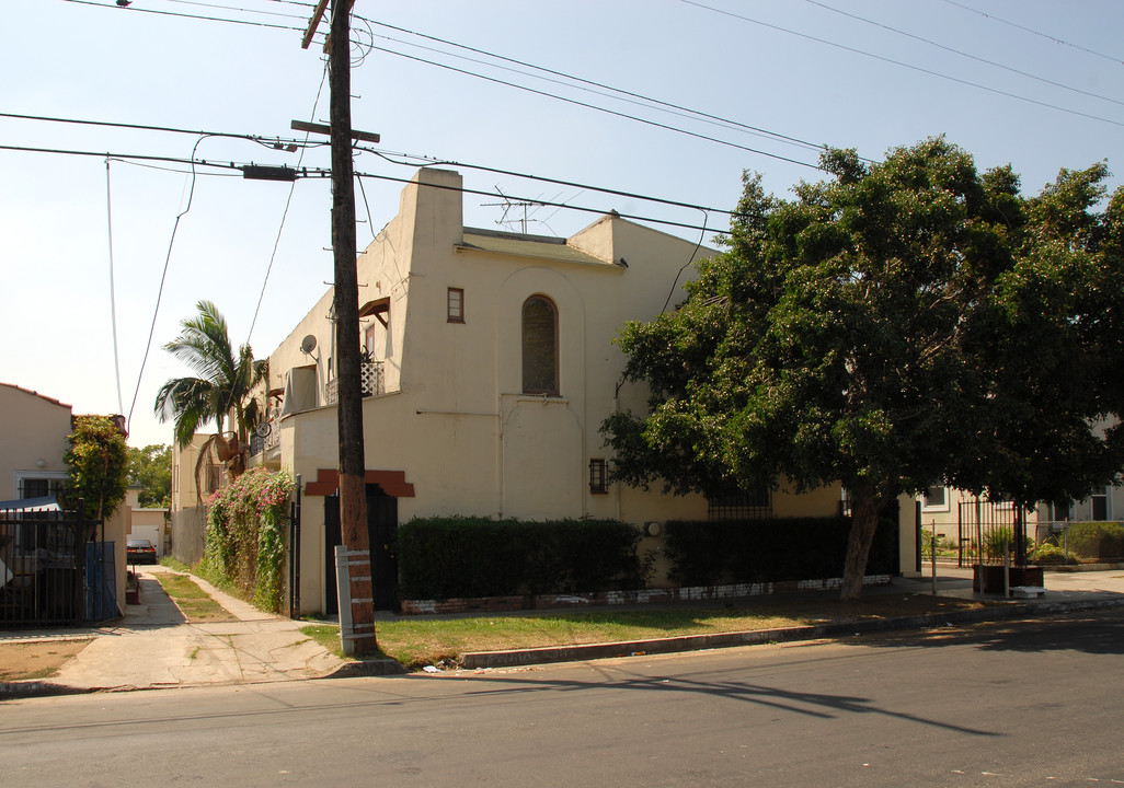 4320 Lockwood Ave in Los Angeles, CA - Building Photo