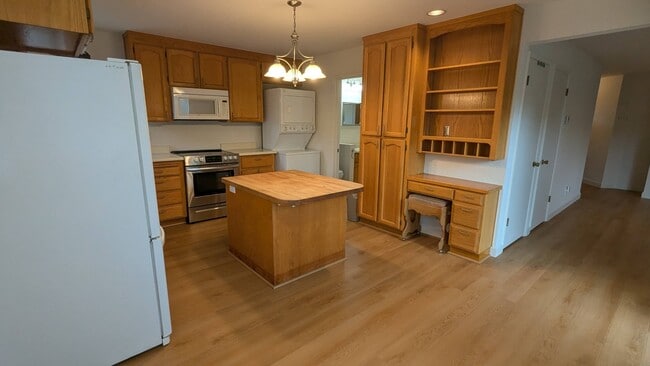 16395 E La Chiquita Ave in Los Gatos, CA - Building Photo - Building Photo