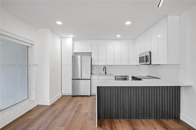 3661 NE 170th St in North Miami Beach, FL - Building Photo - Building Photo