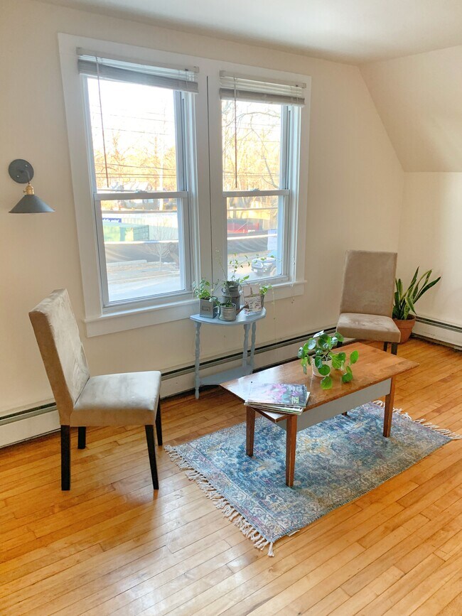 262 Pleasant St Rentals in Marblehead, MA