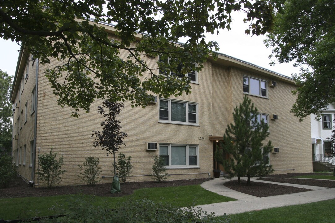 301 Chicago Ave in Oak Park, IL - Foto de edificio