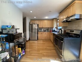 24 Saville St in Cambridge, MA - Building Photo