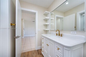 5626 SW 69th Ave in Miami, FL - Building Photo - Building Photo