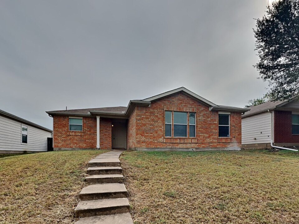 7528 Amber Dr in Dallas, TX - Building Photo