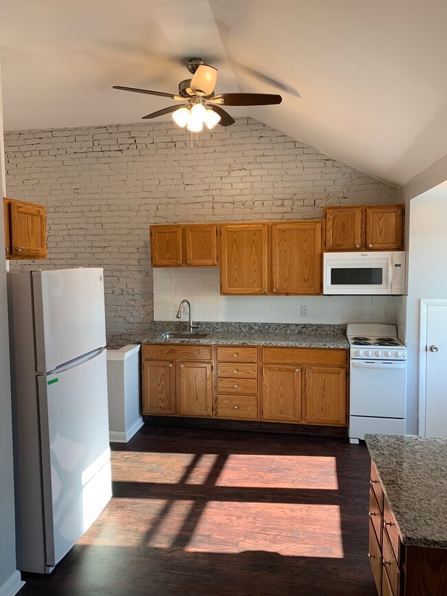 7 S Morton Ave, Unit 3