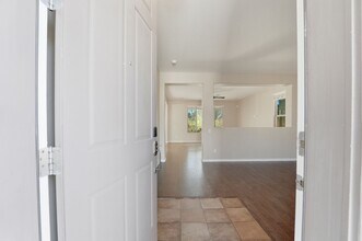 5123 W Saddlehorn Rd in Phoenix, AZ - Building Photo - Building Photo