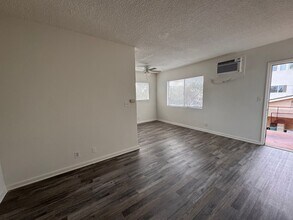11243 Tiara St in Los Angeles, CA - Building Photo - Building Photo