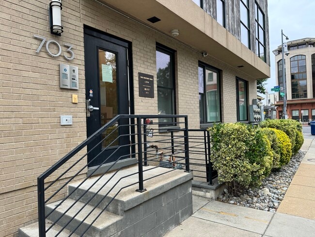 703 Newton Pl NW, Unit 5 in Washington, DC - Building Photo - Building Photo