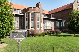 Lyon Apartments in St. Louis, MO - Foto de edificio - Building Photo