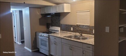 349 State Hwy 95 in Elgin, TX - Building Photo - Building Photo