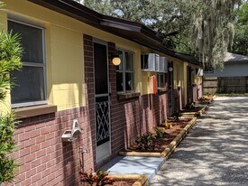 224 8th Ave N, Unit 226 in Safety Harbor, FL - Building Photo