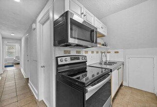 115 Harborview Ave in Bridgeport, CT - Foto de edificio - Building Photo