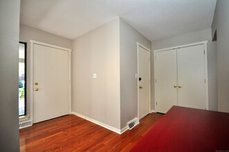16 Applewood Ln in Avon, CT - Building Photo - Building Photo