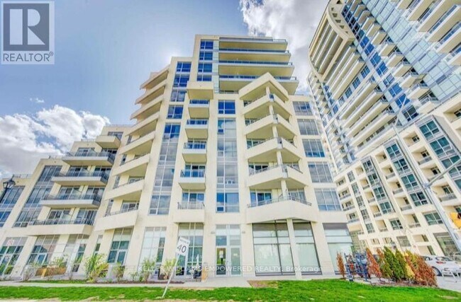 9199 Yonge St in Richmond Hill, ON - Building Photo - Building Photo