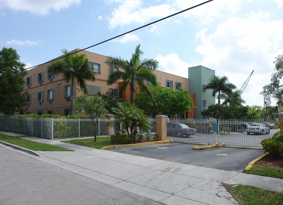 Rivermont House in Miami, FL - Foto de edificio