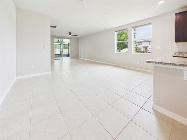 38707 Finn Clover Ln in Zephyrhills, FL - Building Photo - Building Photo