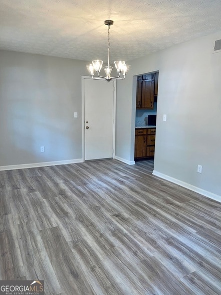 5870 Sheldon Ct, Unit "B" in Atlanta, GA - Building Photo - Building Photo