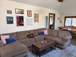 2615 Parker St, Unit Upper flat in Berkeley, CA - Building Photo - Building Photo