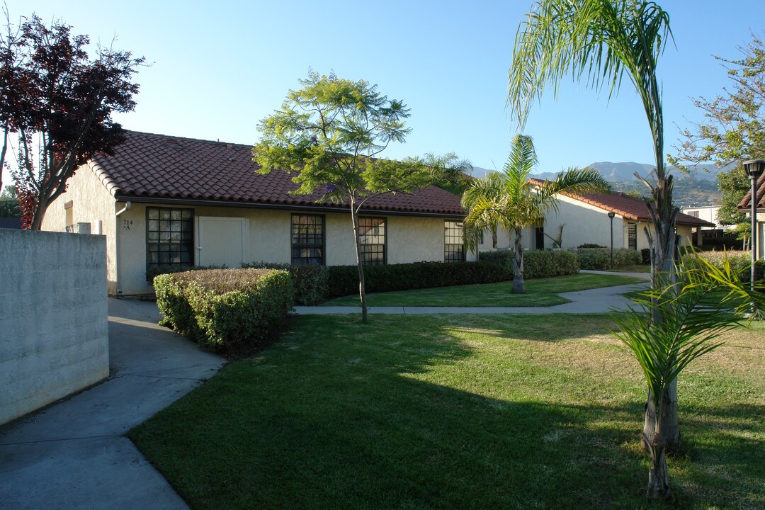 714 Olive St in Santa Barbara, CA - Foto de edificio